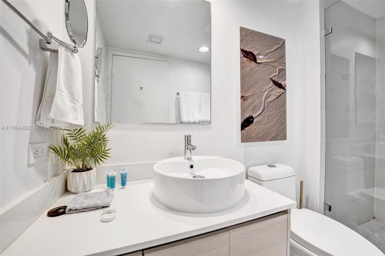 2602 E Hallandale Beach Blvd , Unit R906, Hallandale Beach, FL 33009 Photo