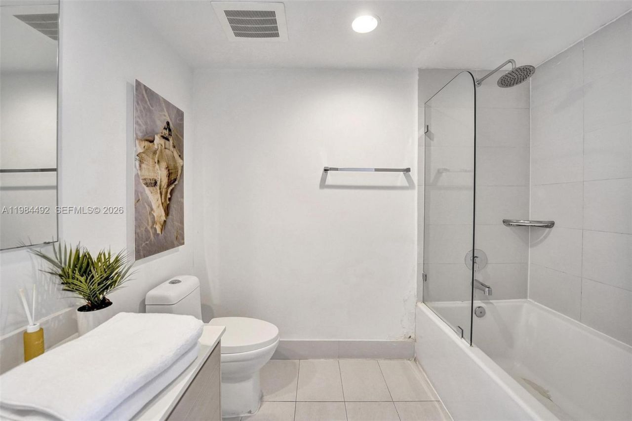 2602 E Hallandale Beach Blvd , Unit R906, Hallandale Beach, FL 33009 Photo