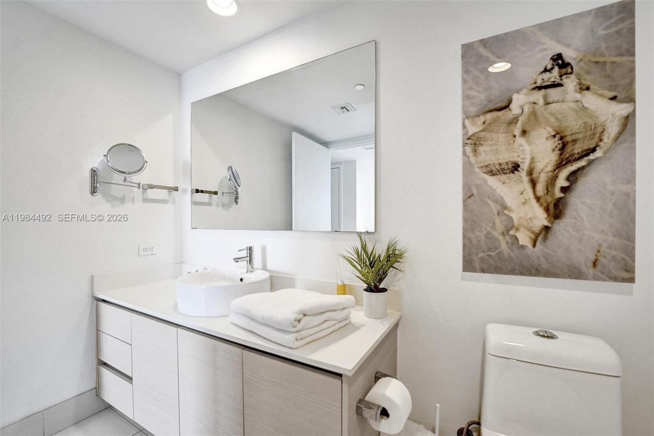 2602 E Hallandale Beach Blvd , Unit R906, Hallandale Beach, FL 33009 Photo