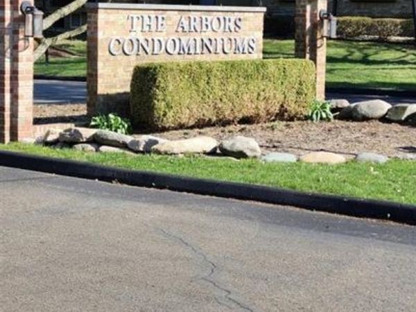 27333 Arborway Road, Southfield, MI 48033