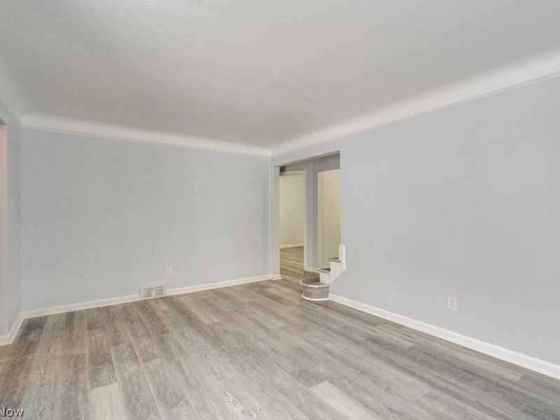 9809 Way Avenue, Cleveland, OH 44105 Photo 6