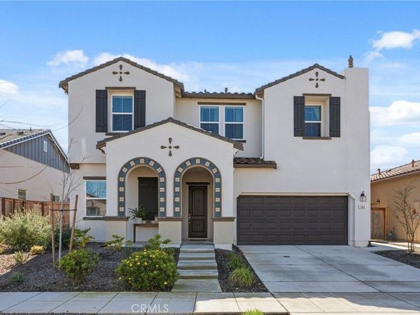 588 Overstone Avenue, Madera, CA 93636