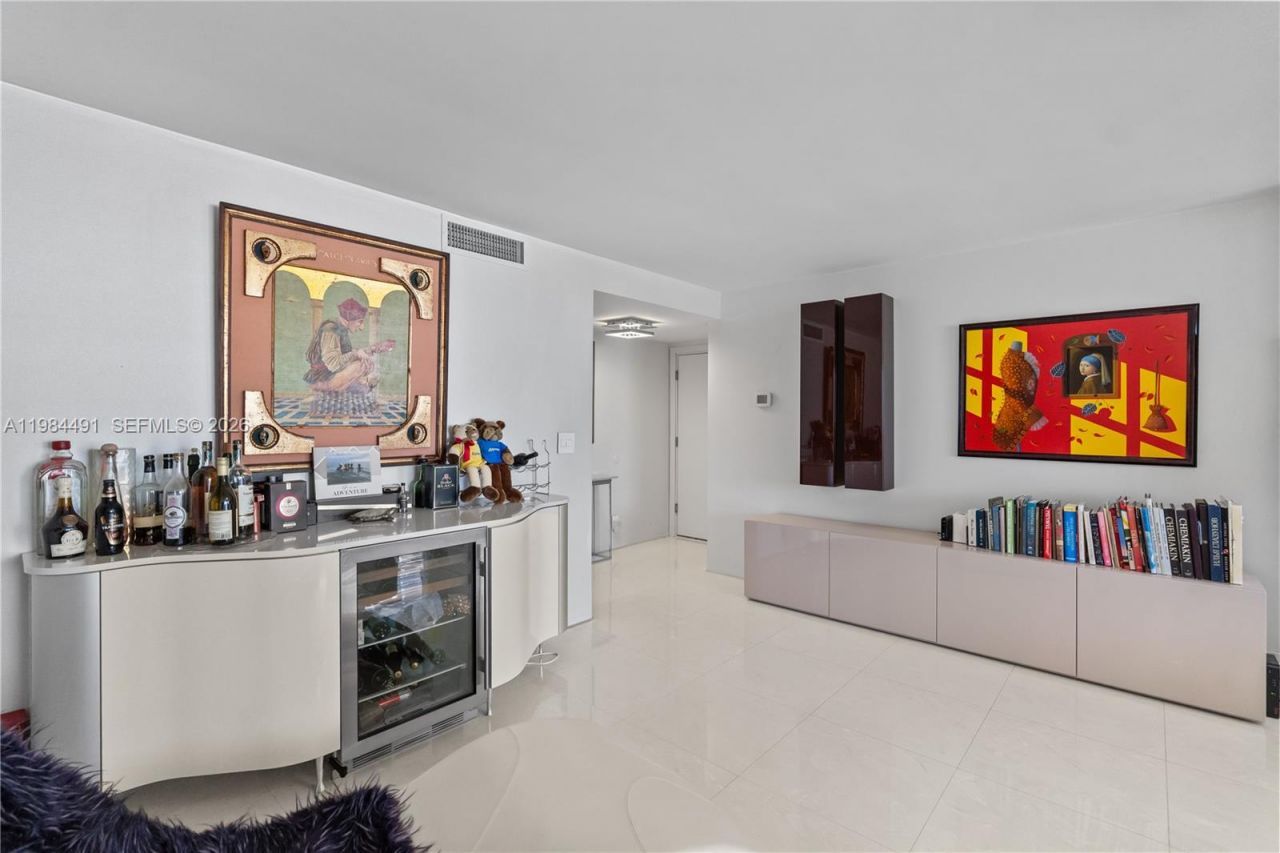 1890 S Ocean Dr, Unit 1002, Hallandale Beach, FL 33009 Photo