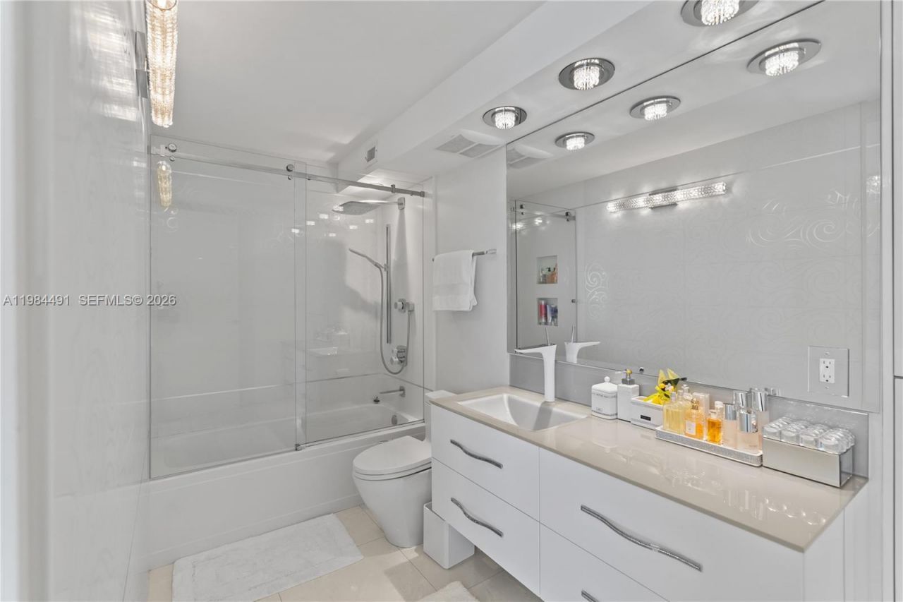 1890 S Ocean Dr, Unit 1002, Hallandale Beach, FL 33009 Photo