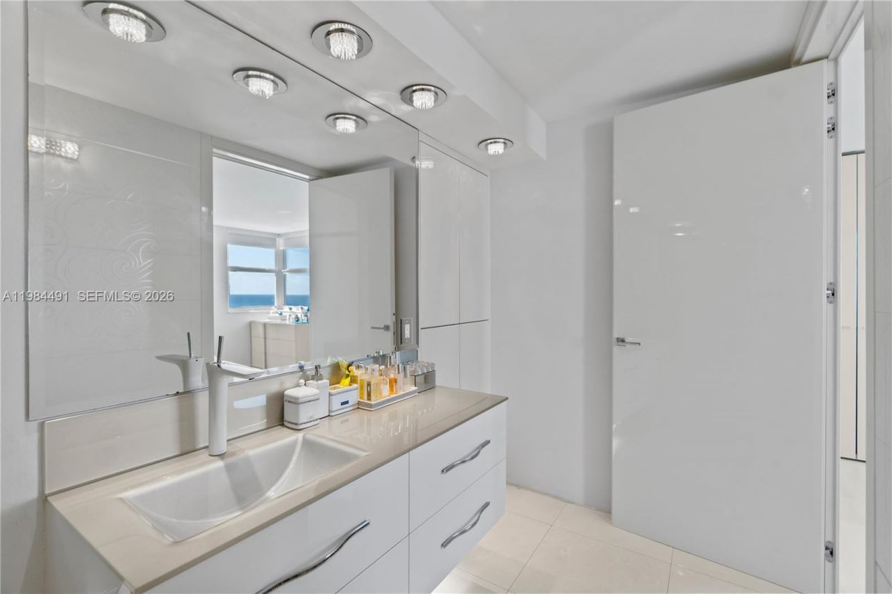 1890 S Ocean Dr, Unit 1002, Hallandale Beach, FL 33009 Photo