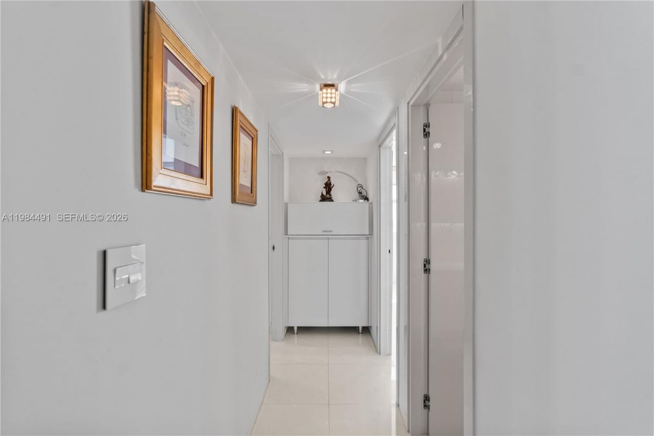 1890 S Ocean Dr, Unit 1002, Hallandale Beach, FL 33009 Photo