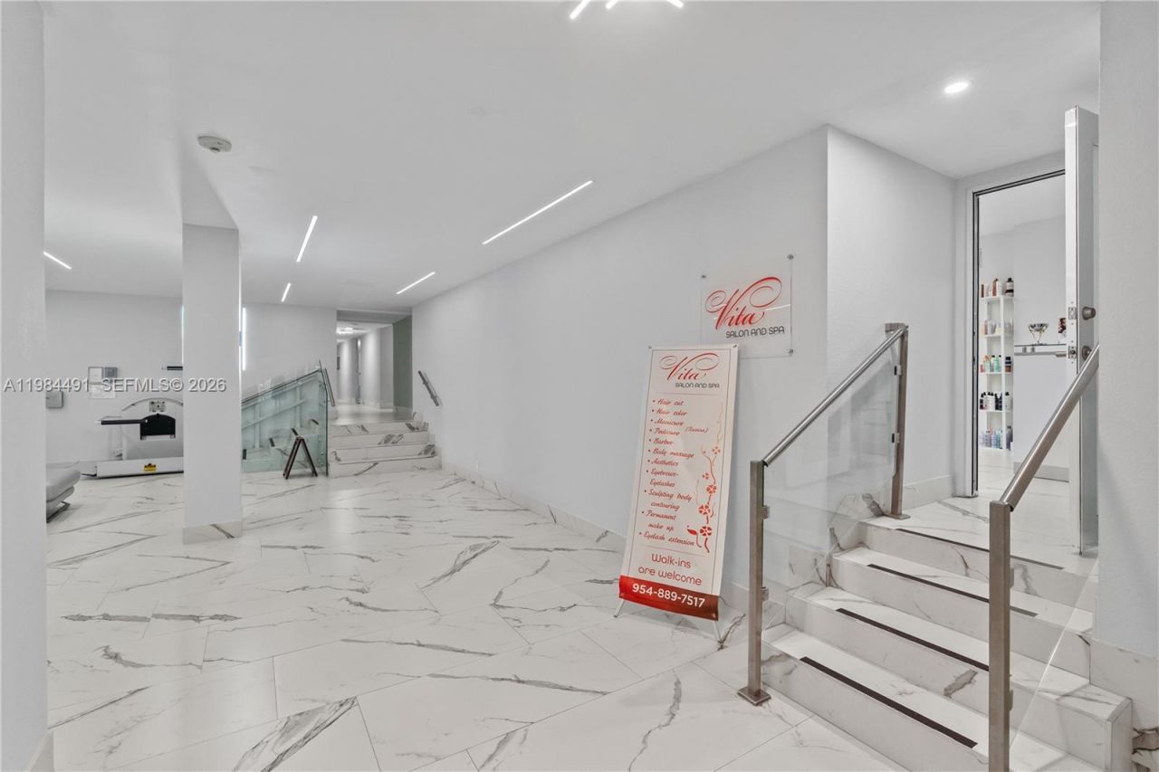 1890 S Ocean Dr, Unit 1002, Hallandale Beach, FL 33009 Photo