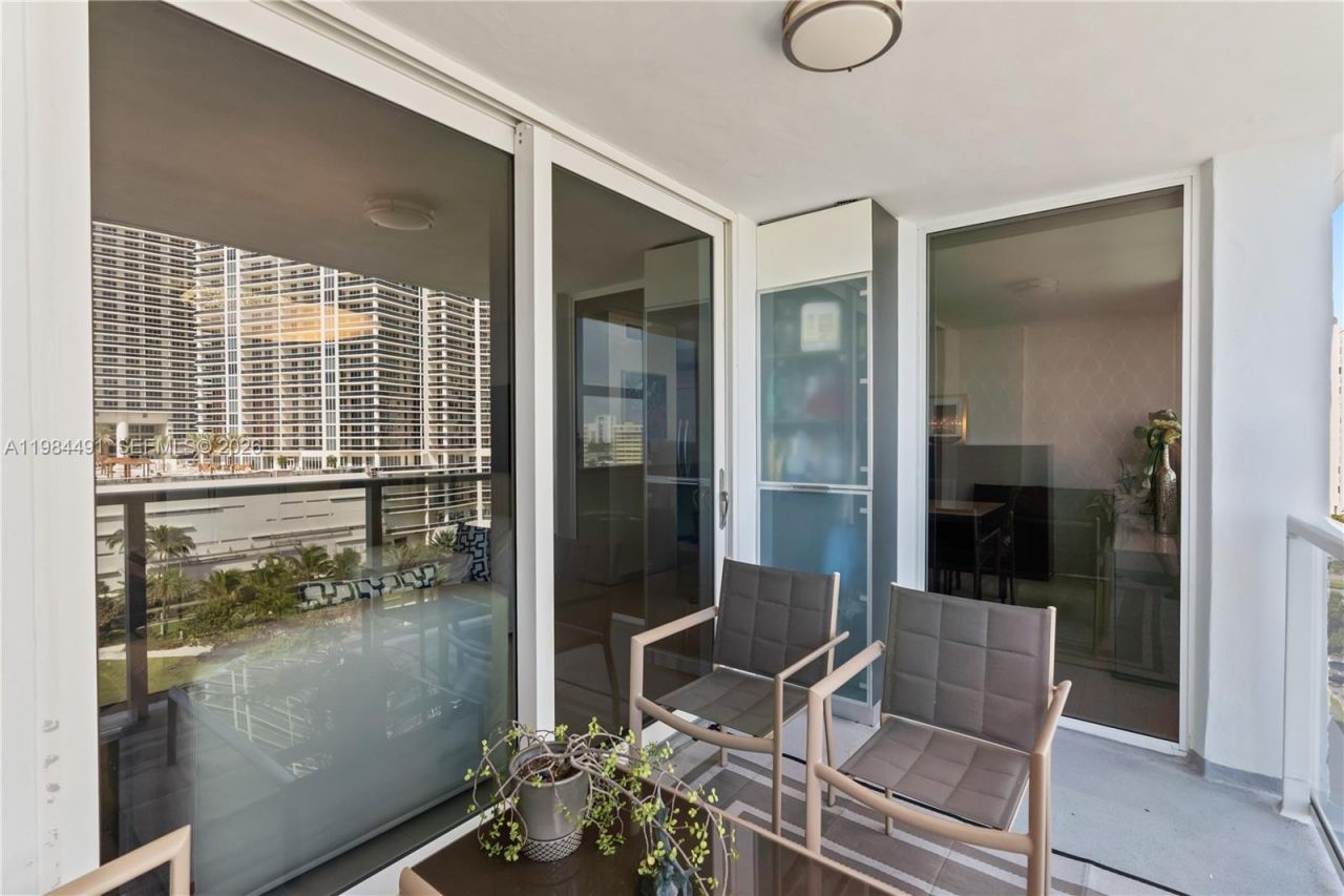 1890 S Ocean Dr, Unit 1002, Hallandale Beach, FL 33009 Photo