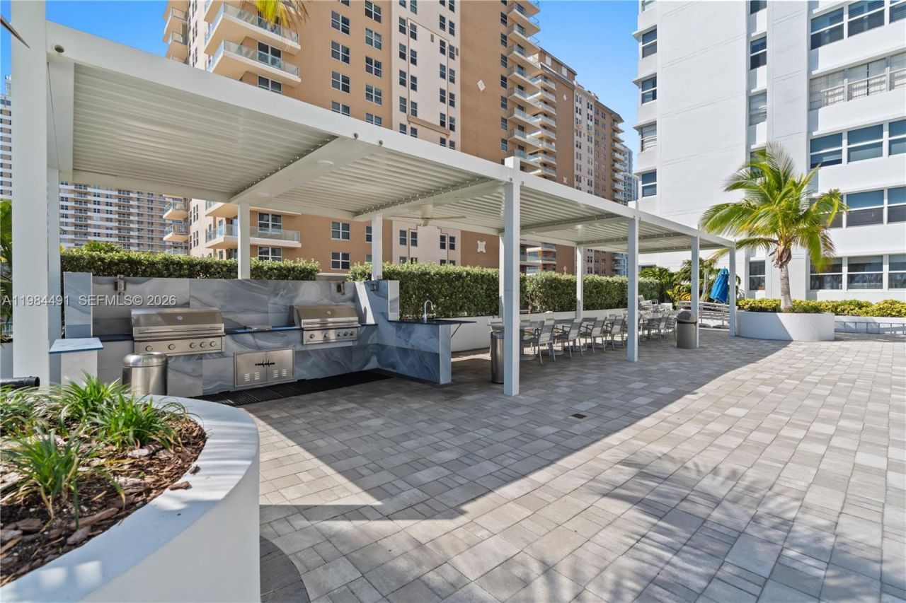 1890 S Ocean Dr, Unit 1002, Hallandale Beach, FL 33009 Photo