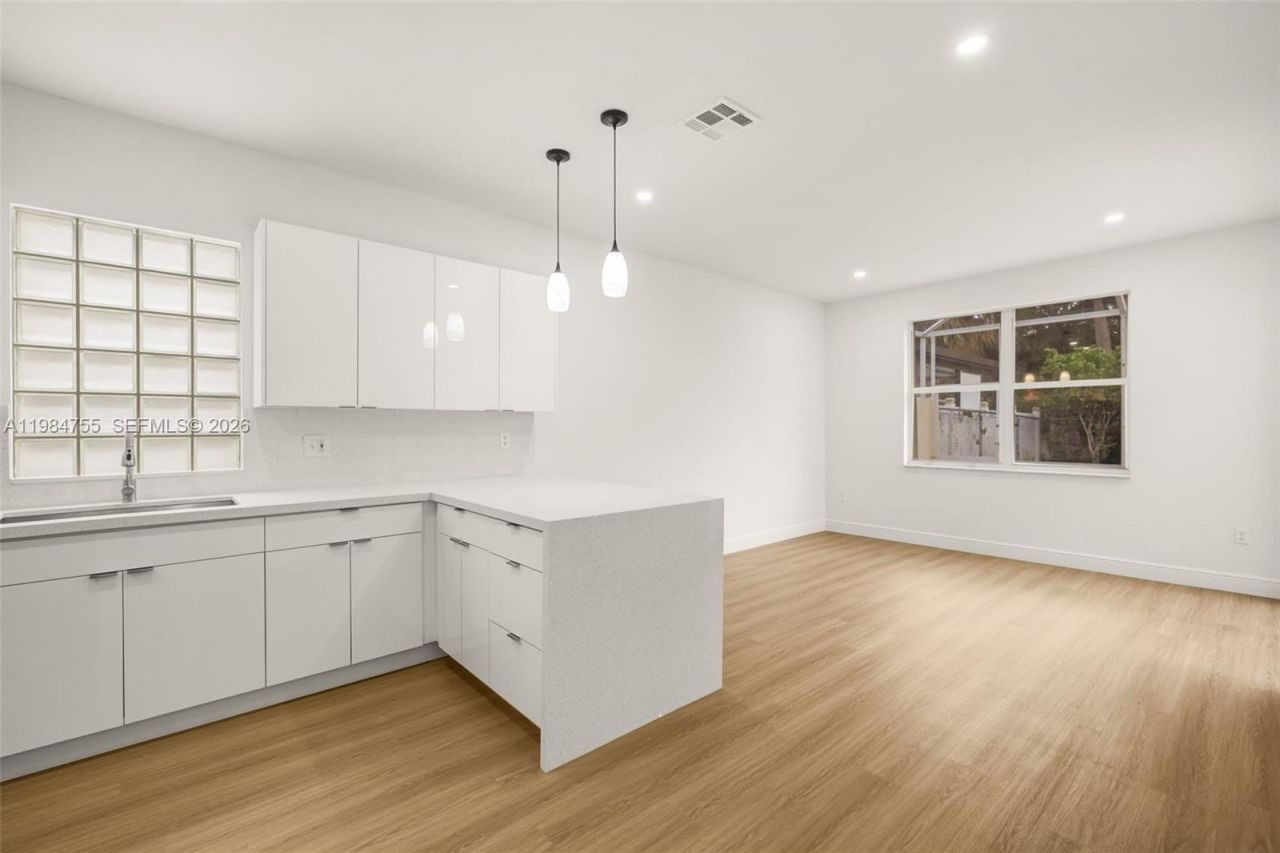 1392 NW 159th Ln , Pembroke Pines, FL 33028 Photo