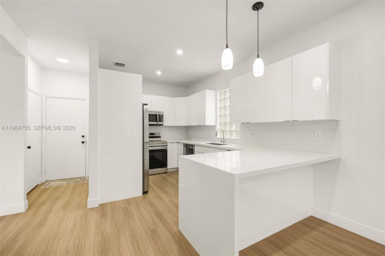 1392 NW 159th Ln , Pembroke Pines, FL 33028 Photo