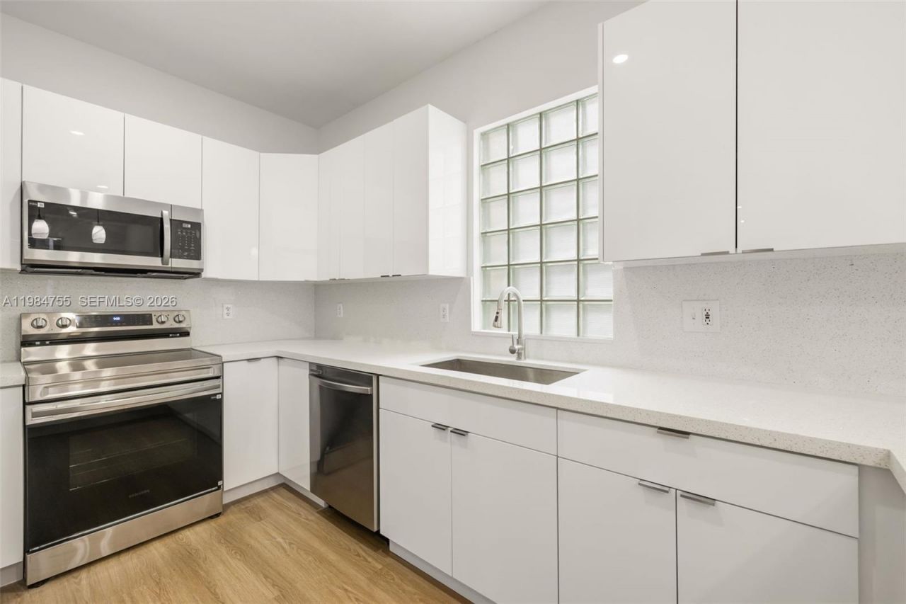 1392 NW 159th Ln , Pembroke Pines, FL 33028 Photo