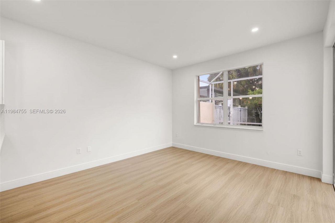 1392 NW 159th Ln , Pembroke Pines, FL 33028 Photo