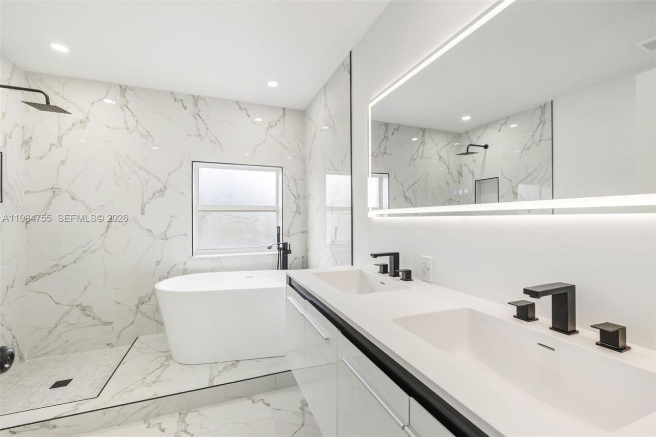 1392 NW 159th Ln , Pembroke Pines, FL 33028 Photo