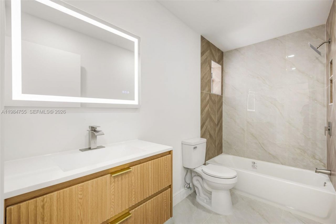 1392 NW 159th Ln , Pembroke Pines, FL 33028 Photo