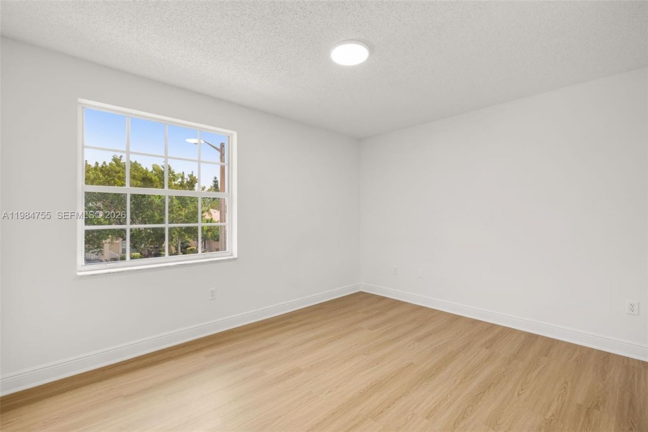 1392 NW 159th Ln , Pembroke Pines, FL 33028 Photo