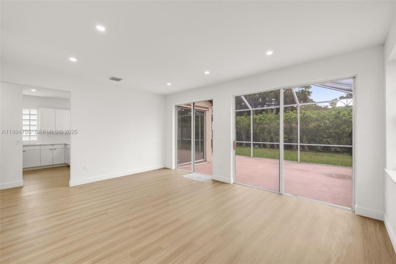 1392 NW 159th Ln , Pembroke Pines, FL 33028 Photo