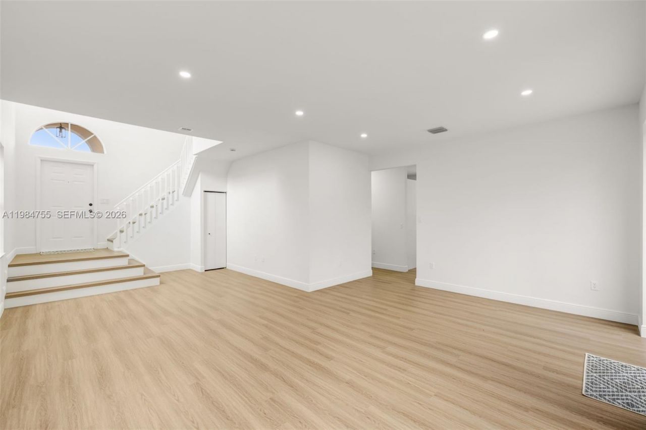 1392 NW 159th Ln , Pembroke Pines, FL 33028 Photo