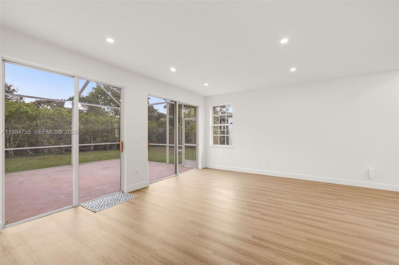 1392 NW 159th Ln , Pembroke Pines, FL 33028 Photo