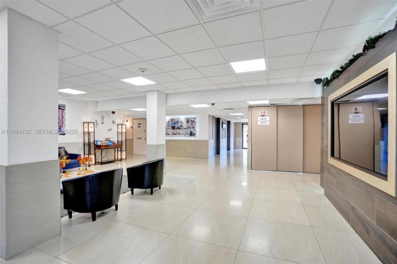 4164 Inverrary Dr, Unit 815, Lauderhill, FL 33319 Photo