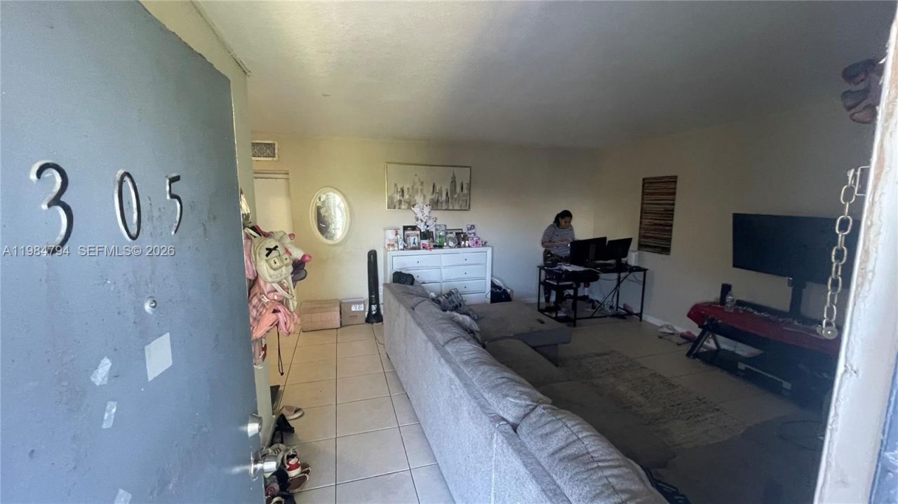 13700 NE 6th Ave , Unit 305, North Miami, FL 33161 Photo