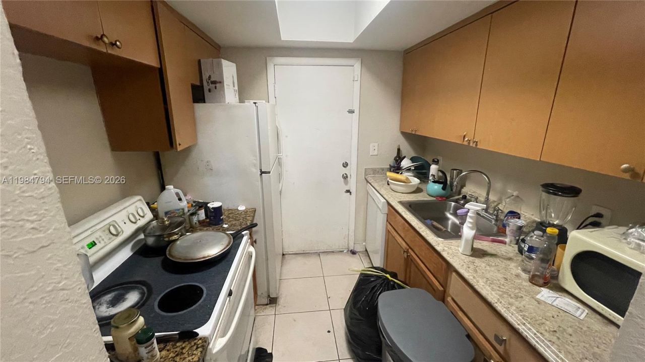 13700 NE 6th Ave , Unit 305, North Miami, FL 33161 Photo