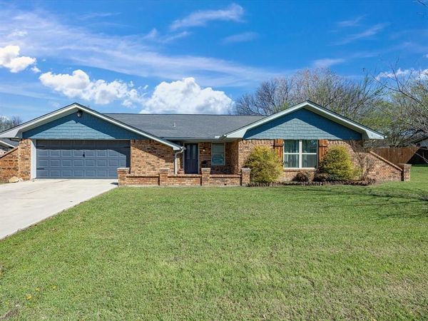 401 Brookhollow Street, Decatur, TX 76234