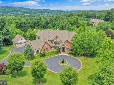 32 STONEHILL DRIVE , MOHNTON, PA 19540