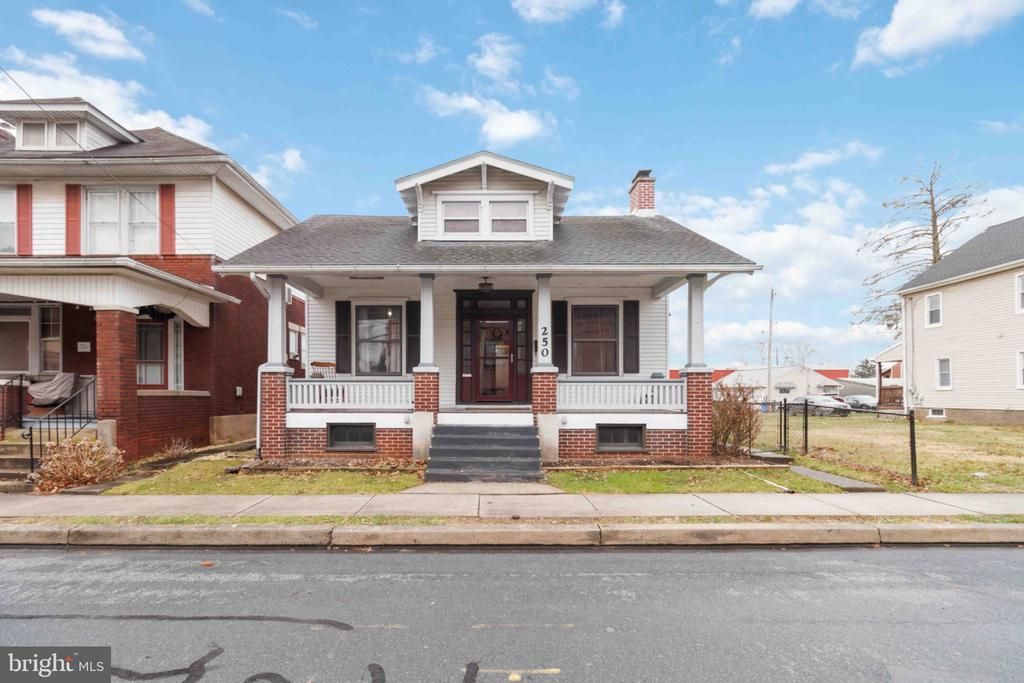 250 E Emaus Street, Middletown, PA 17057 Main Photo