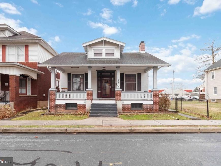 250 E Emaus Street, Middletown, PA 17057 Main Photo