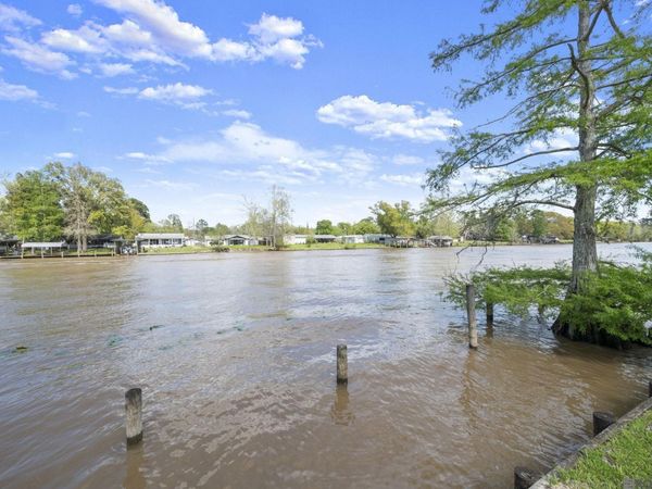 13216 Bayou Terrace Dr, St Amant, LA 70774