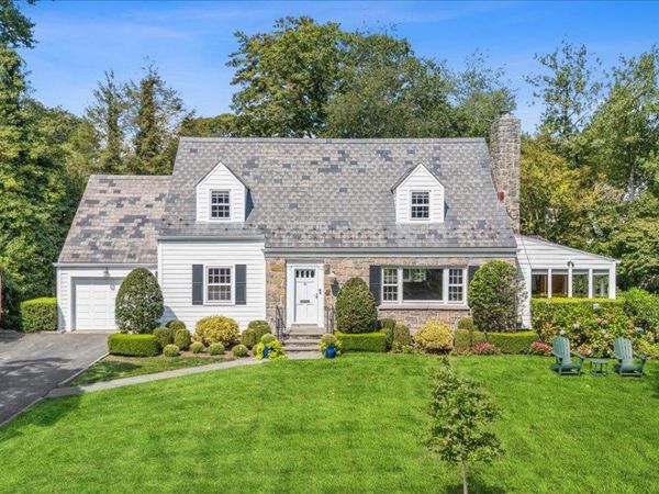 6 Rockwood Drive, Larchmont, NY 10538