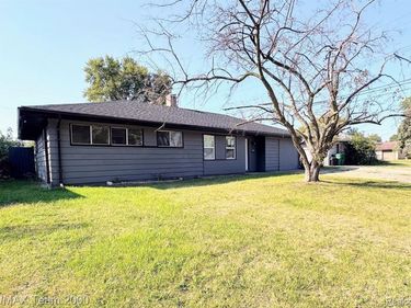 316 Lytle Place, Garden City, MI 48135