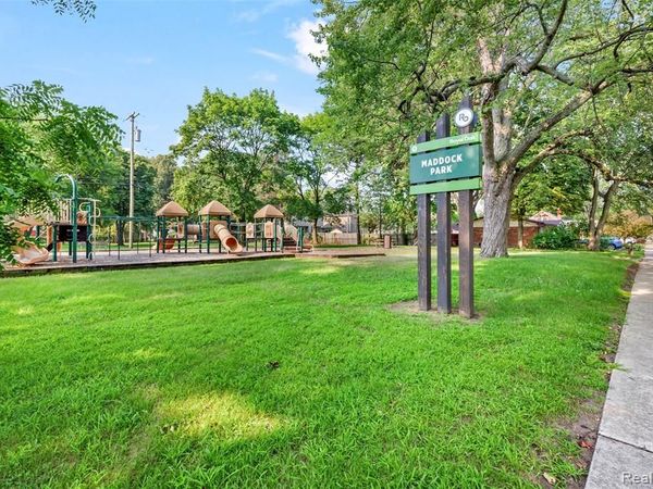 2420 E Lincoln Avenue, Royal Oak Twp, MI 48067