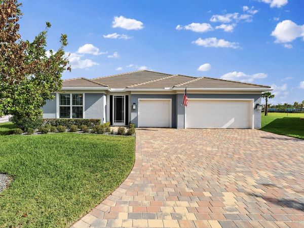 10211 SW Pervenche Lane, Port St. Lucie, FL 34987