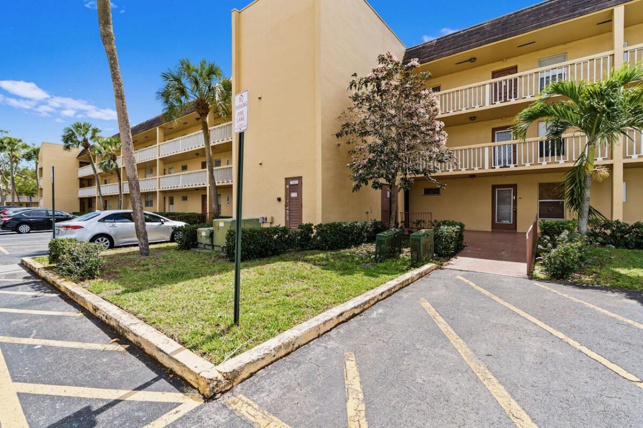6300 NW 62nd Street, Unit 107, Tamarac, FL 33319 Photo