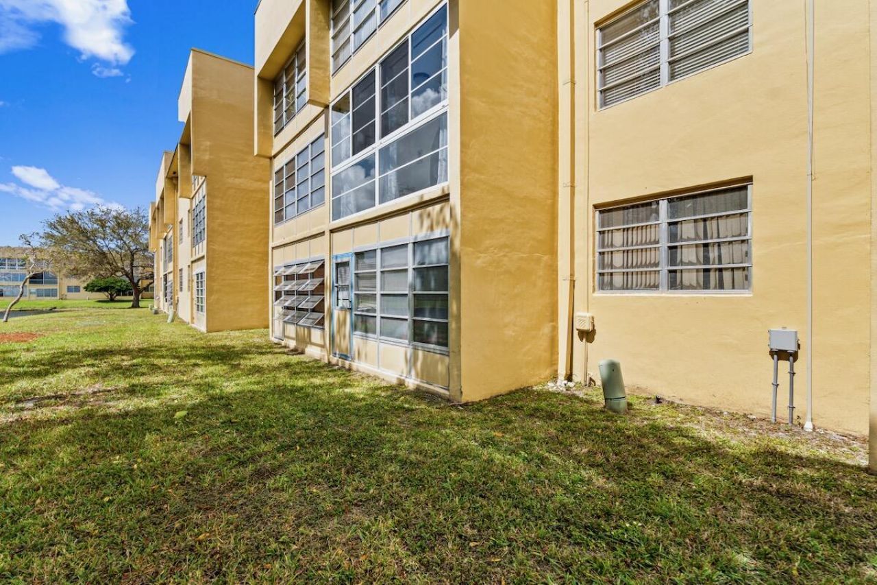 6300 NW 62nd Street, Unit 107, Tamarac, FL 33319 Photo