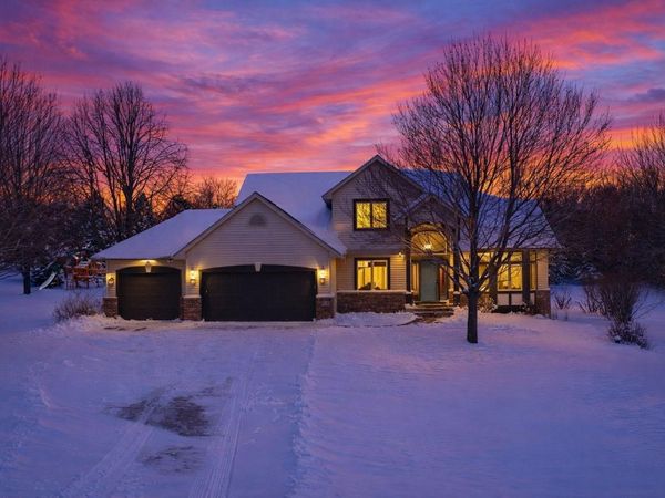 518 Pamela Lane, Hudson, WI 54016