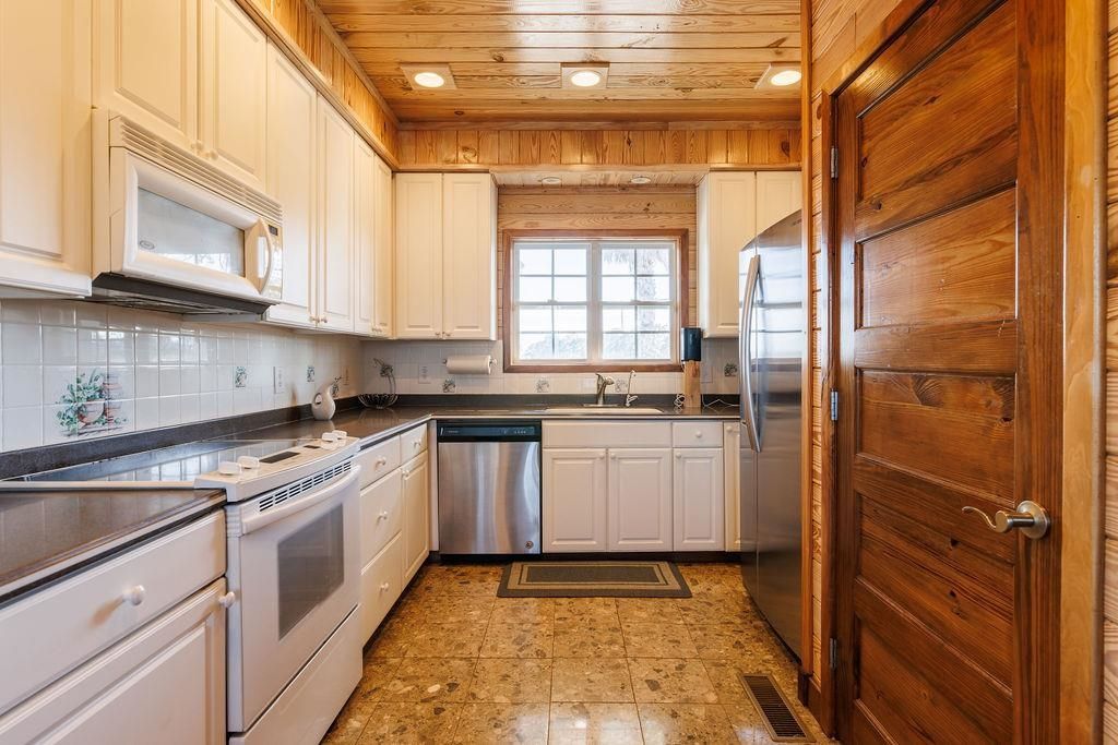 588 River Road, Carrabelle, FL 32322 Photo