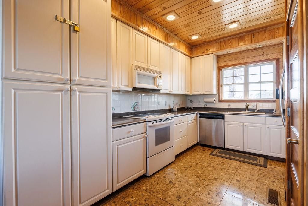 588 River Road, Carrabelle, FL 32322 Photo