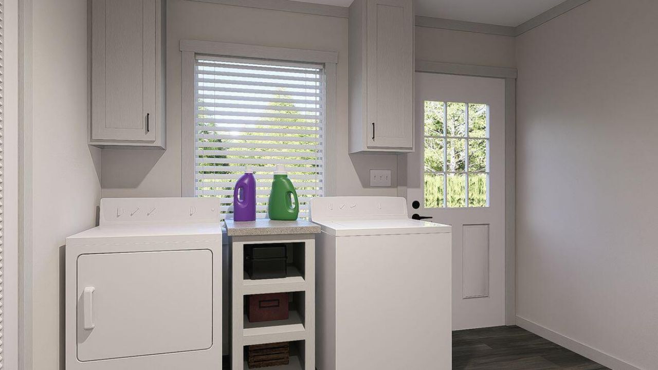 297 Tiger Lily Lane Photo 18