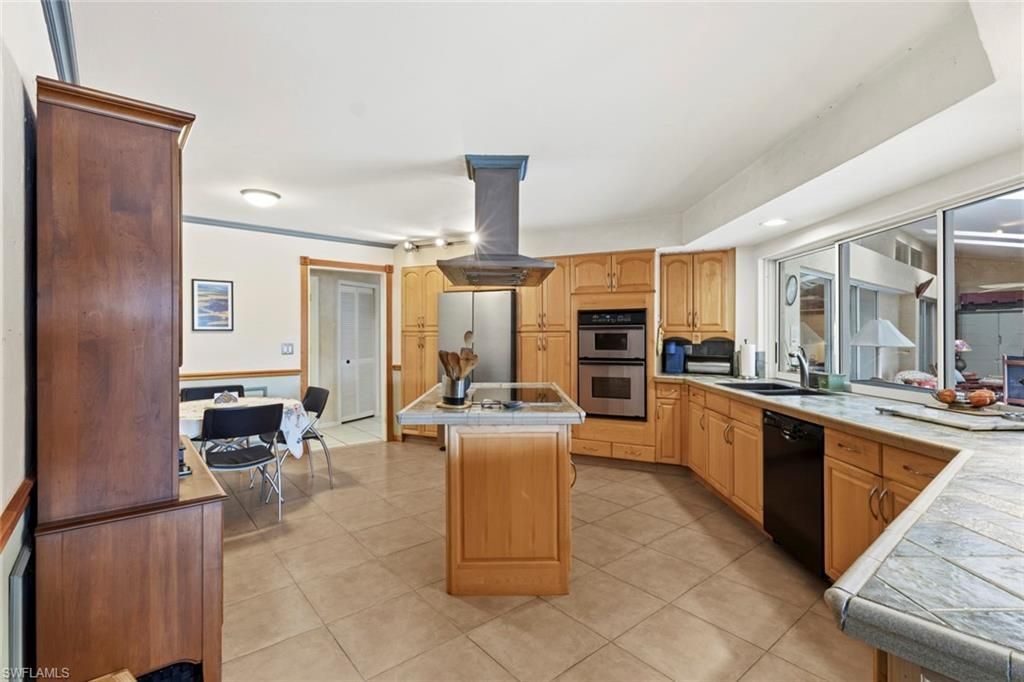 311 Henley Dr, Naples, FL 34104 Photo
