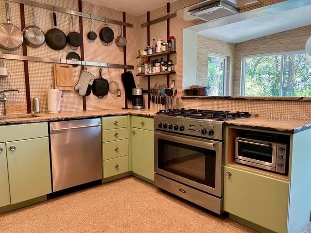 911 E 2nd Avenue , New Smyrna Beach, FL 32169 Photo