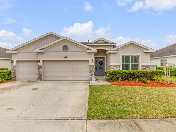 637 BLUEHEARTS TRAIL , DELAND, FL 32724