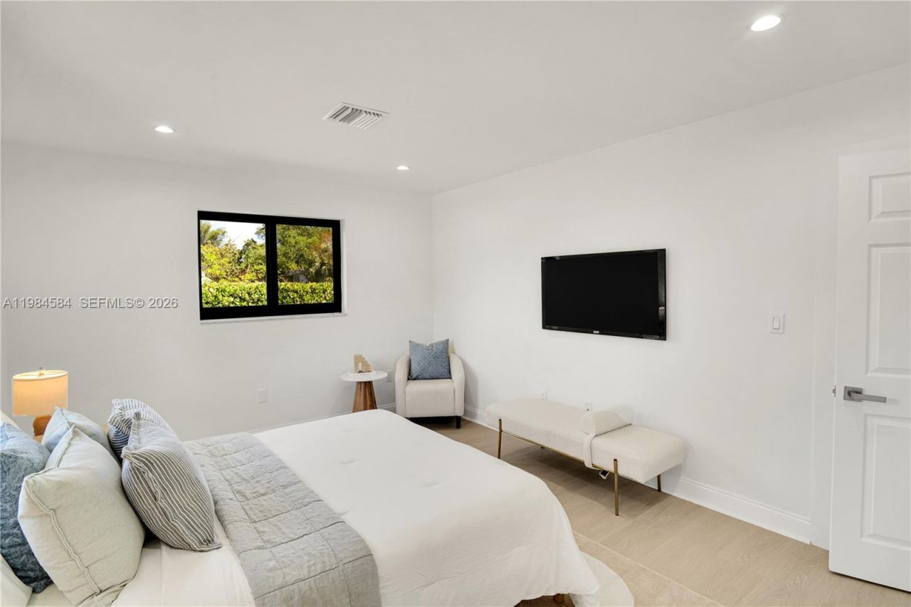 10 NW 100th St , Miami Shores, FL 33150 Photo