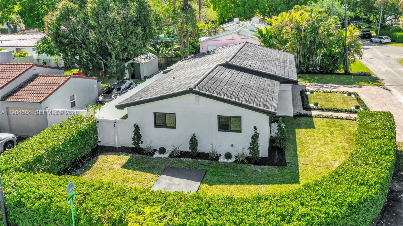 10 NW 100th St , Miami Shores, FL 33150 Photo