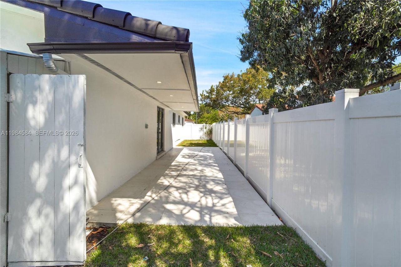 10 NW 100th St , Miami Shores, FL 33150 Photo