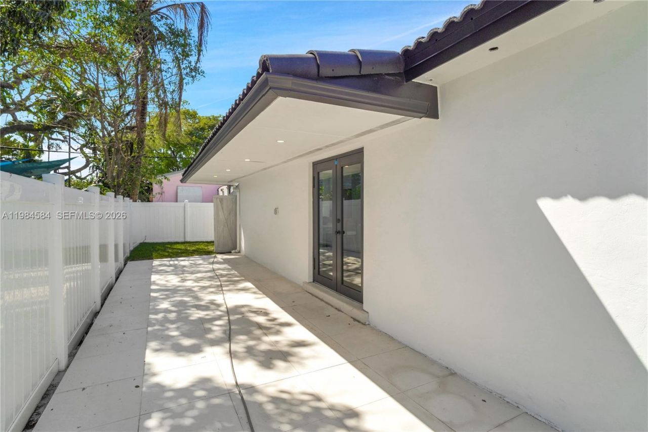 10 NW 100th St , Miami Shores, FL 33150 Photo