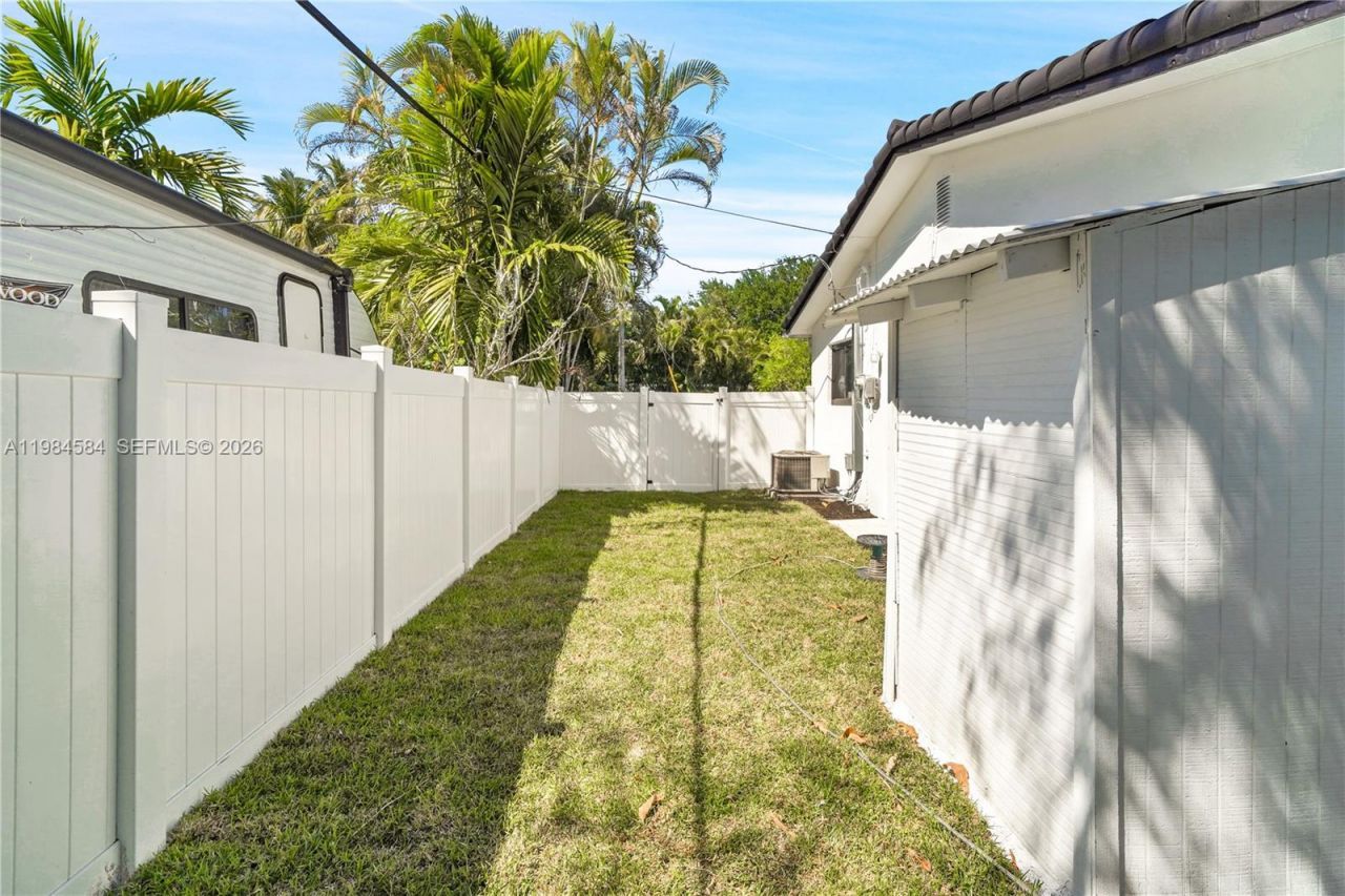 10 NW 100th St , Miami Shores, FL 33150 Photo