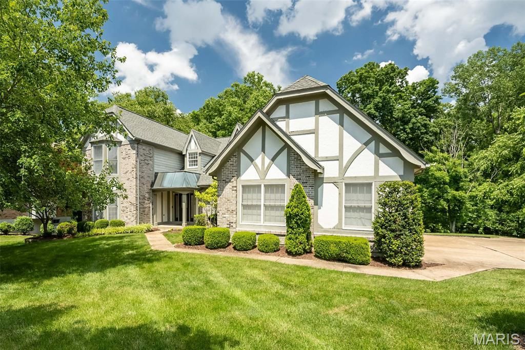 1318 Conway Oaks Drive , Chesterfield, MO 63017 Main Photo